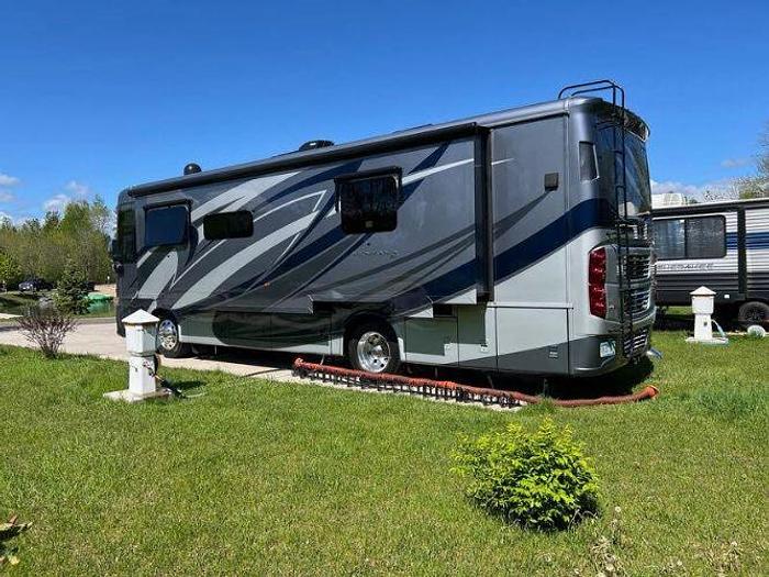 Used 2019 Newmar Ventana 3426