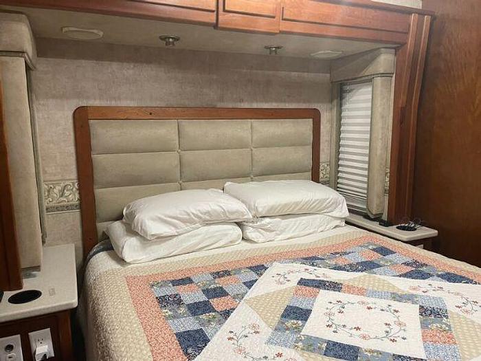 Used 2007 Fleetwood Revolution LE 40E