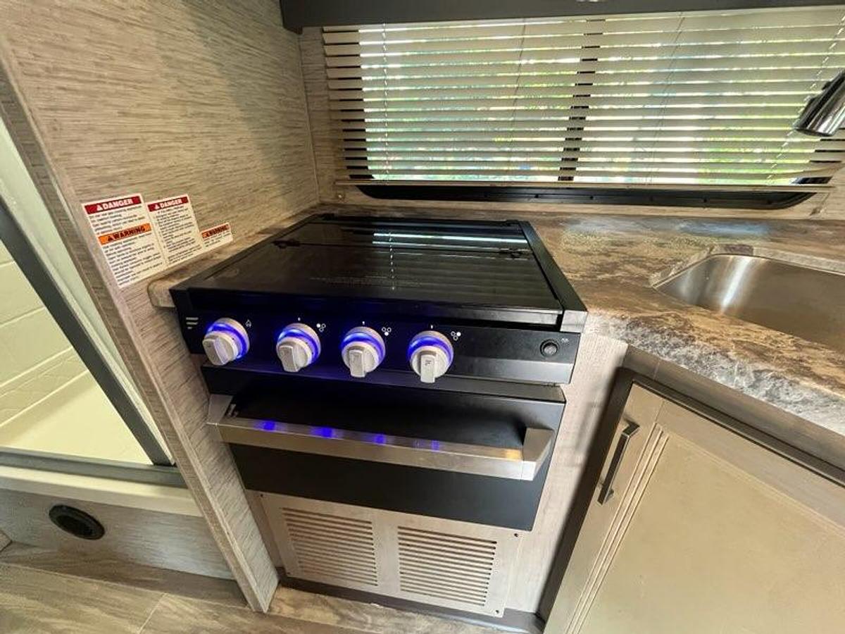 Used 2021 Thor Motor Coach Four Winds 28A Class C Motorhome