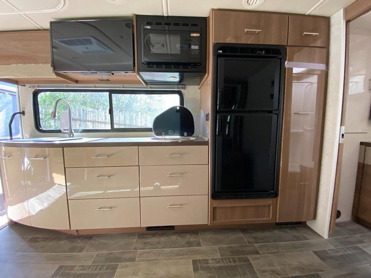 Used 2019 Winnebago View 24D Class C Motorhome