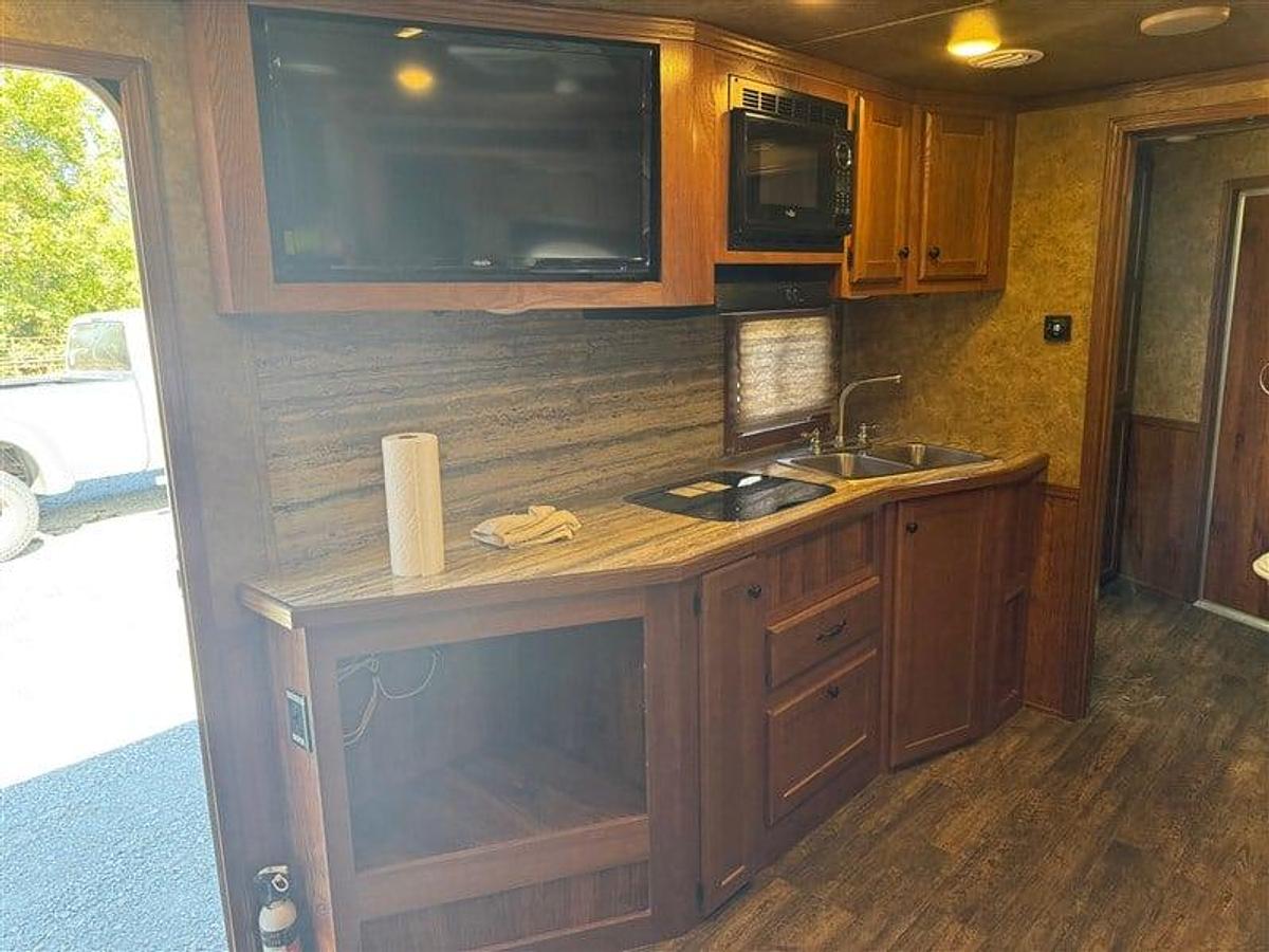 Used 2017 Lakota Charger 3 Horse Trailer with Living Quarters