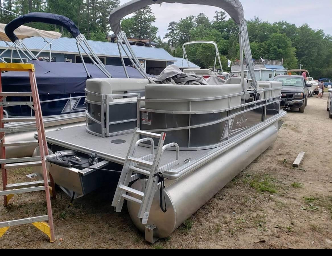 Used 2021 Smoker Craft Sun Chaser Vista 20 LR Pontoon Boat with Trailer