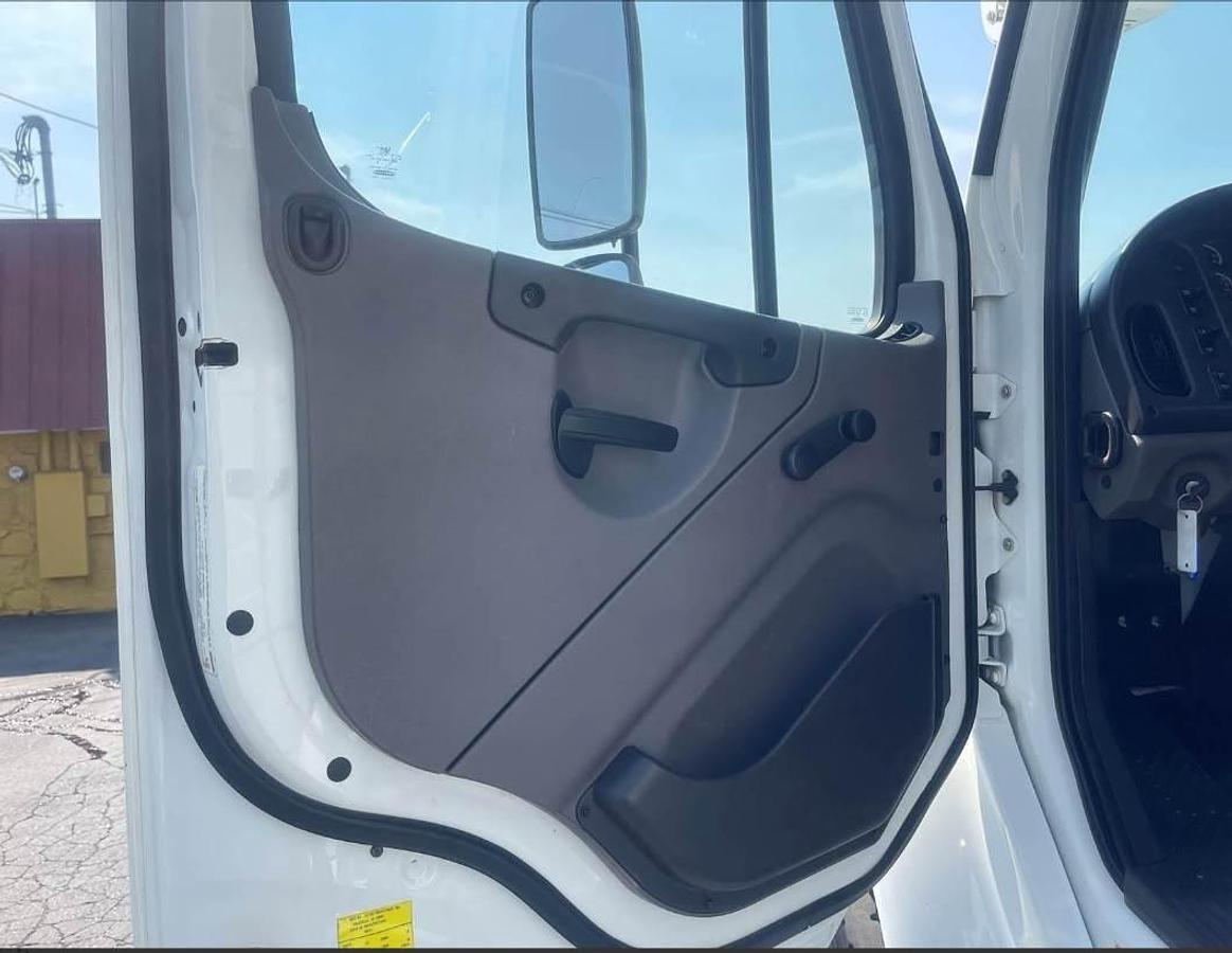 Used 2015 Freightliner M2 106 4x4 Boom