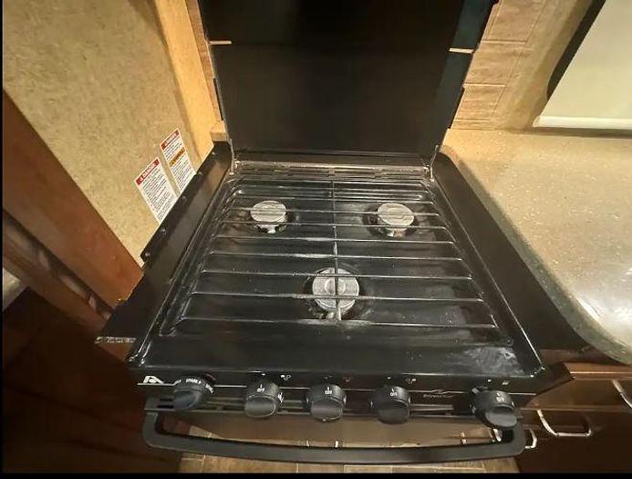 Used 2015 Thor Motor Coach Hurricane 27K