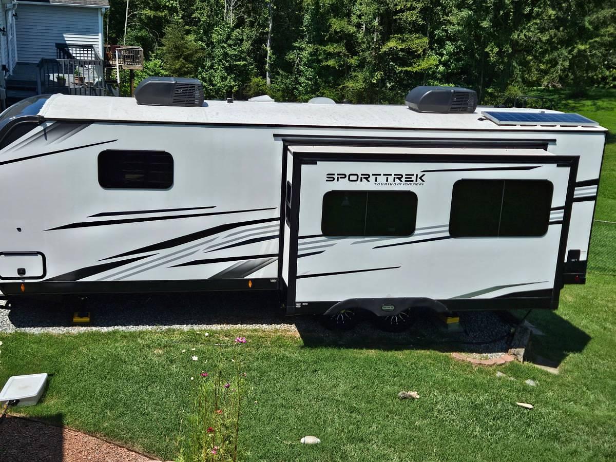 Used 2025 Venture Sportrek