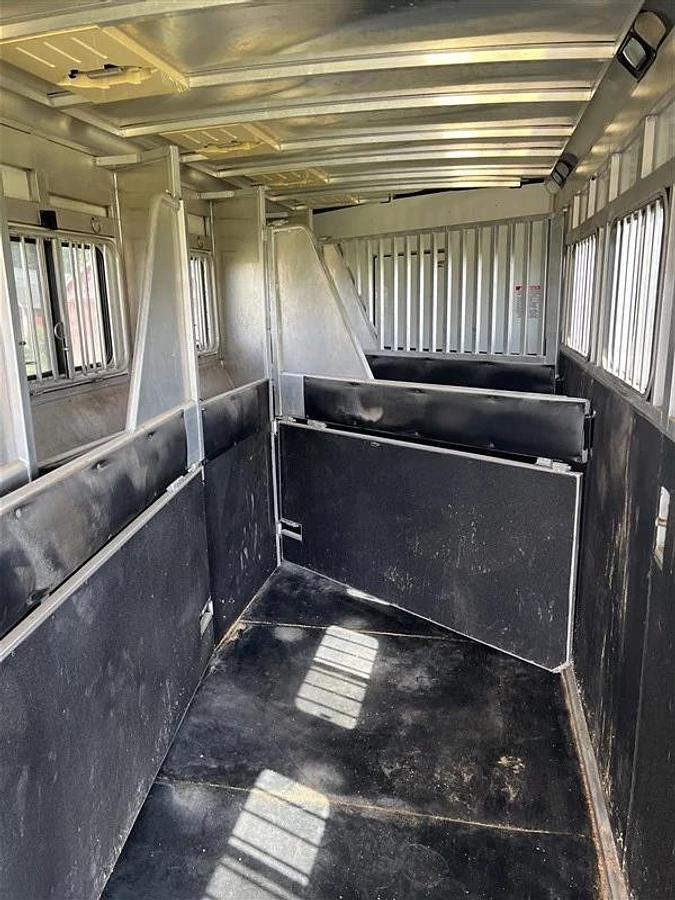 Used 2010 Sundowner Sunlite 720 6 Horse