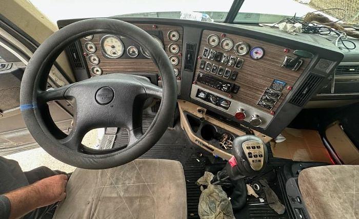 Used 2016 Freightliner CORONADO 132