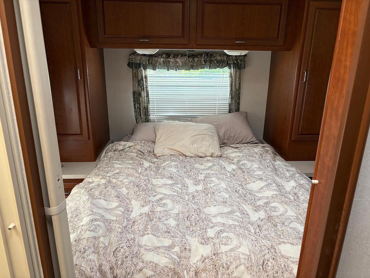 Used 2002 Coachmen Mirada Class A Motorhome