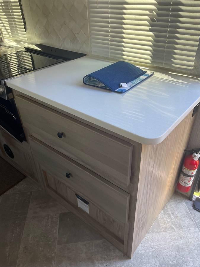 Used 2022 Palomino Solaire 24 ft 205SS