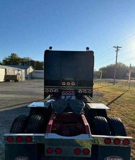 Used 2015 Peterbilt 389 Glider Kit