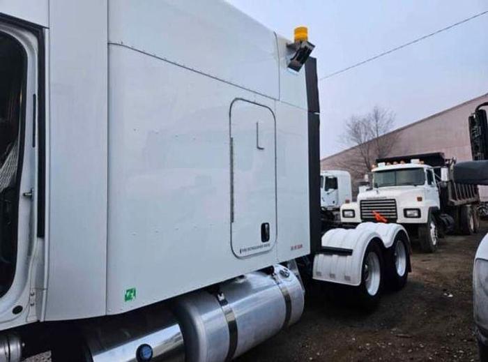 Used 2015 Peterbilt 579 Sleeper