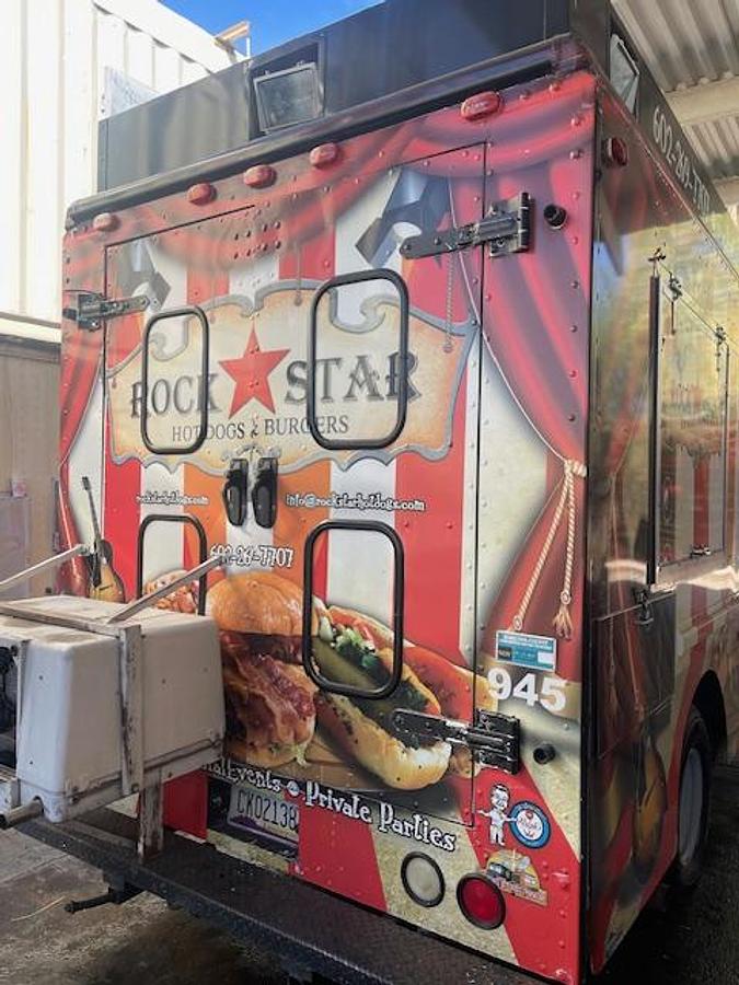 Used 2002 Ford 3CH Food Truck/ Commercial Van
