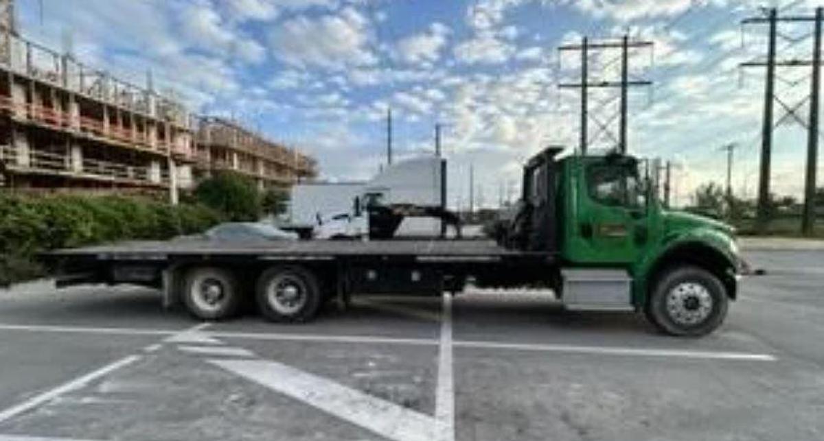 Used 2015 Freightliner M2 106 Rollback Tow Truck