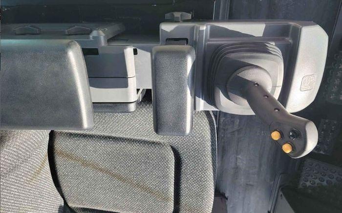 Used 2012 CATERPILLAR 953D