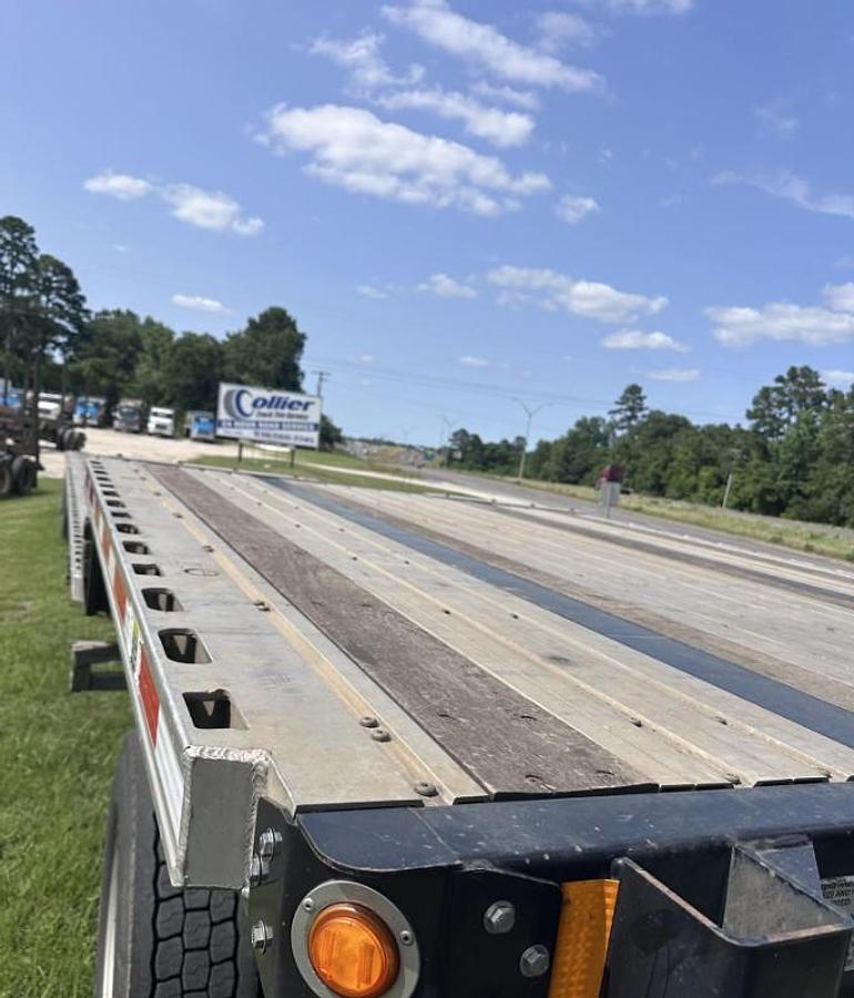 Used 2018 Western Star 5700XE & 2023 FONTAINE DROP DECK