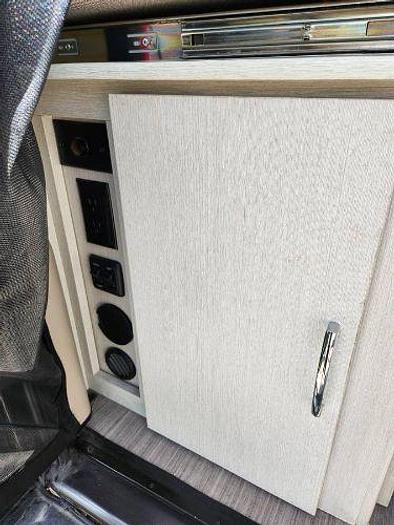 Used 2022 Thor Tellaro 20A