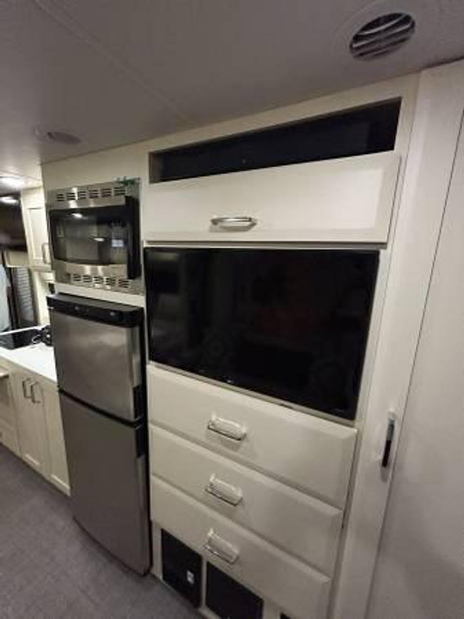 Used 2022 Tiffin Wayfarer 25RW