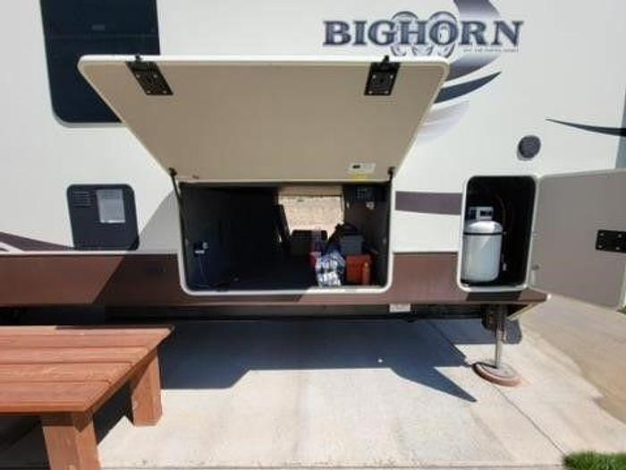 Used 2015 Heartland Bighorn 3875FB
