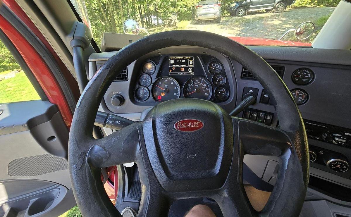 Used 2016 Peterbilt 567 Sleeper Truck