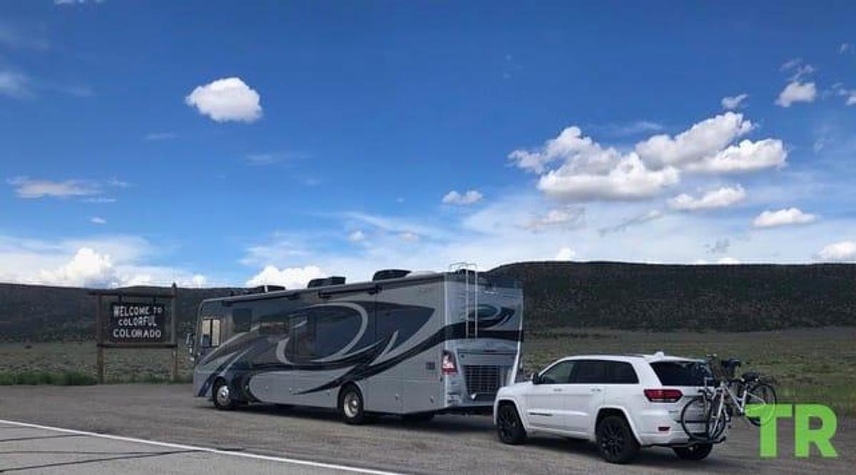 Used 2022 Fleetwood Discovery 38w