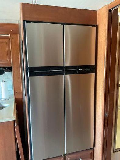 Used 2004 Country Coach Inspire 300 Sienna