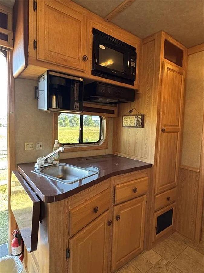 Used 2006 Kiefer Built Evolution 4 Horse
