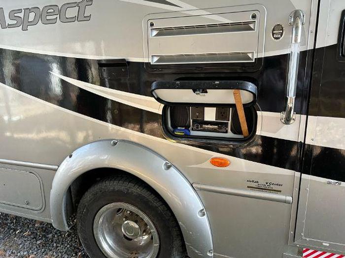 Used 2010 Winnebago 30ft Motorhome