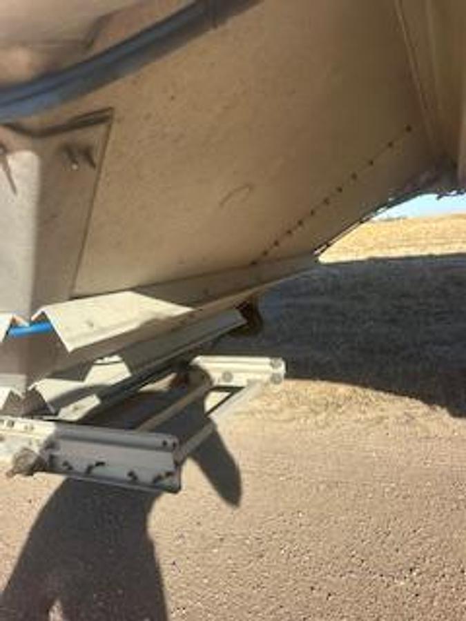 Used 2015 Wilson Hopper Grain Trailer