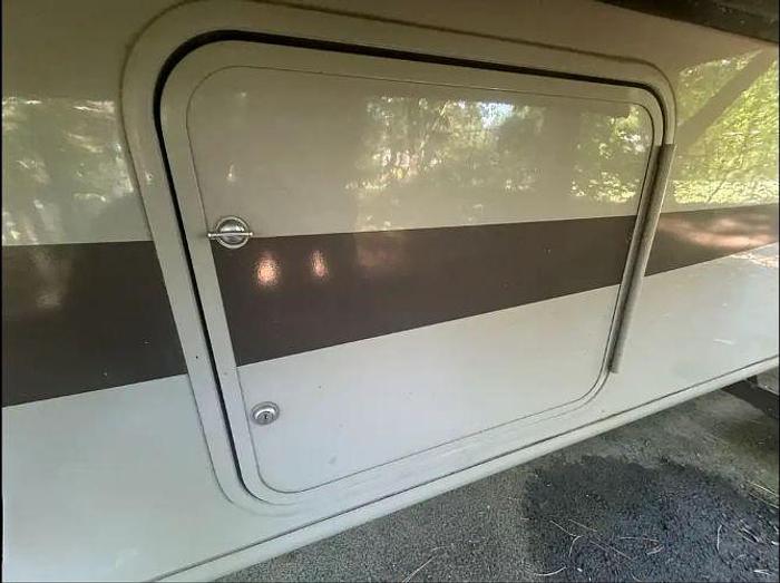 Used 2015 Thor Motor Coach Hurricane 27K