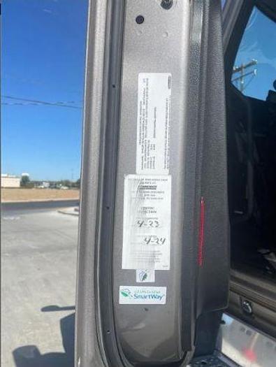 Used 2022 Freightliner Cascadia 126