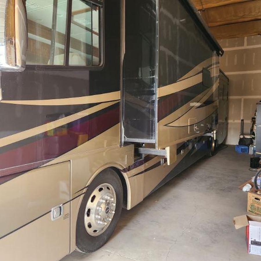 Used 2017 Fleetwood Discovery 39G