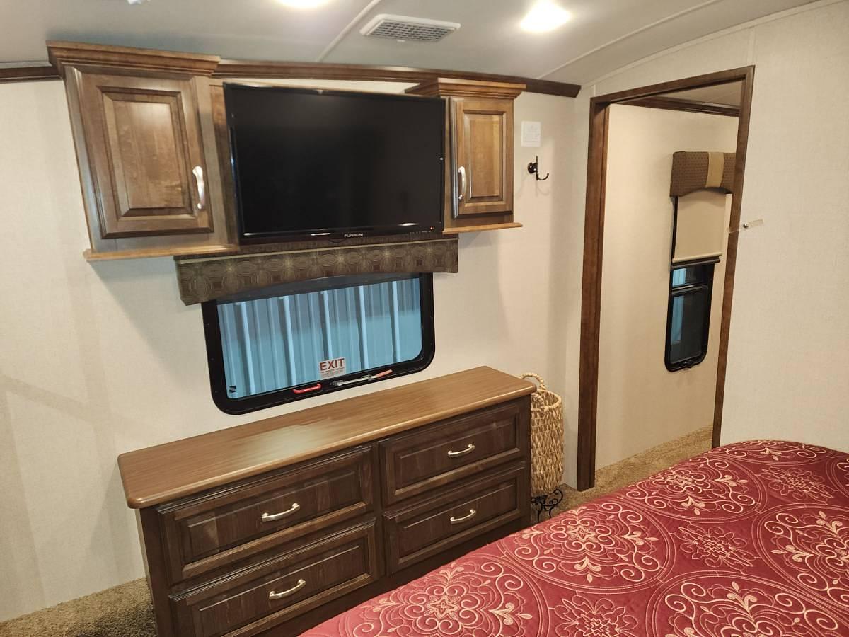 Used 2015 Forest River Cardinal 3450RL