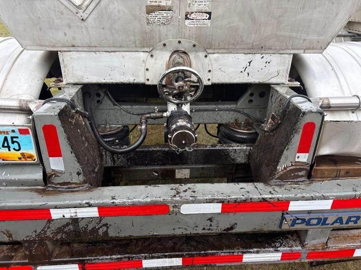 Used 2011 Polar Quad axle asphalt trailer