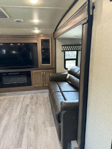 Used 2019 Coachmen Chaparral 370FL