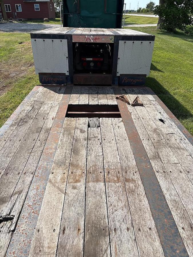 Used 2012 Fontaine Renegade Removable Gooseneck Trailer