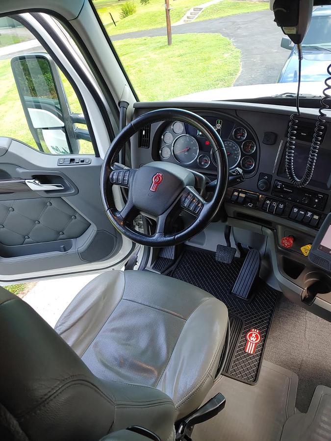 Used 2019 Kenworth T880 with 2013 Doonan Specialized Drop Deck Trailer