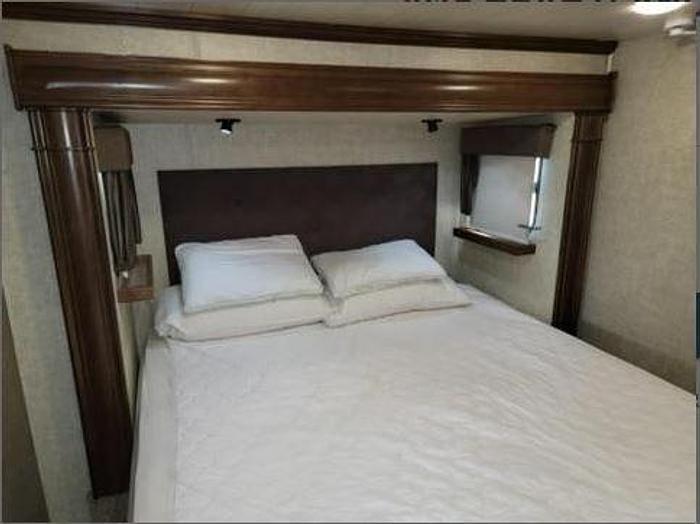 Used 2015 Heartland Bighorn 3875FB