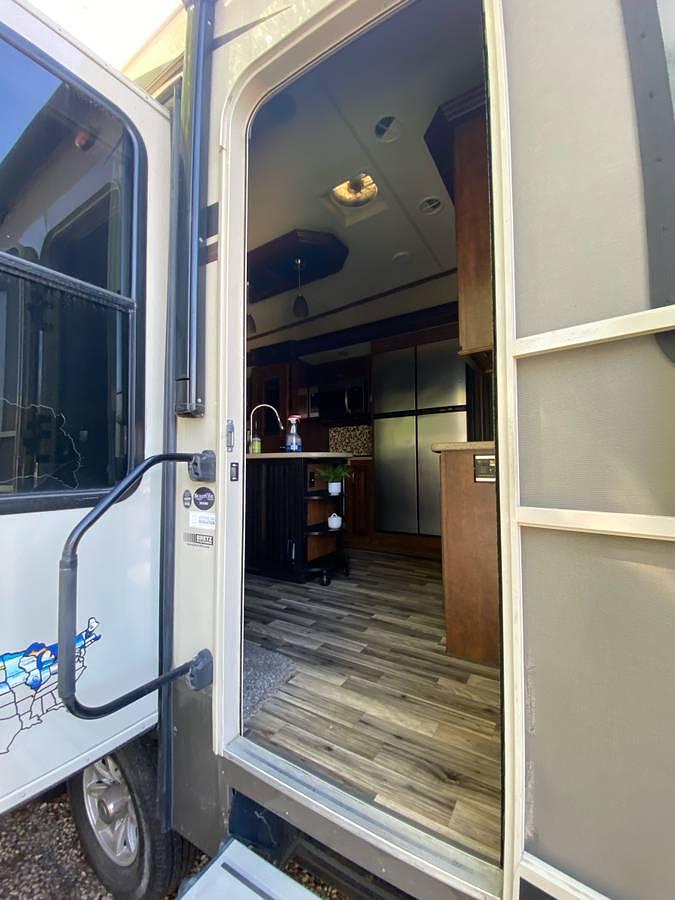 Used 2015 Solitude 5