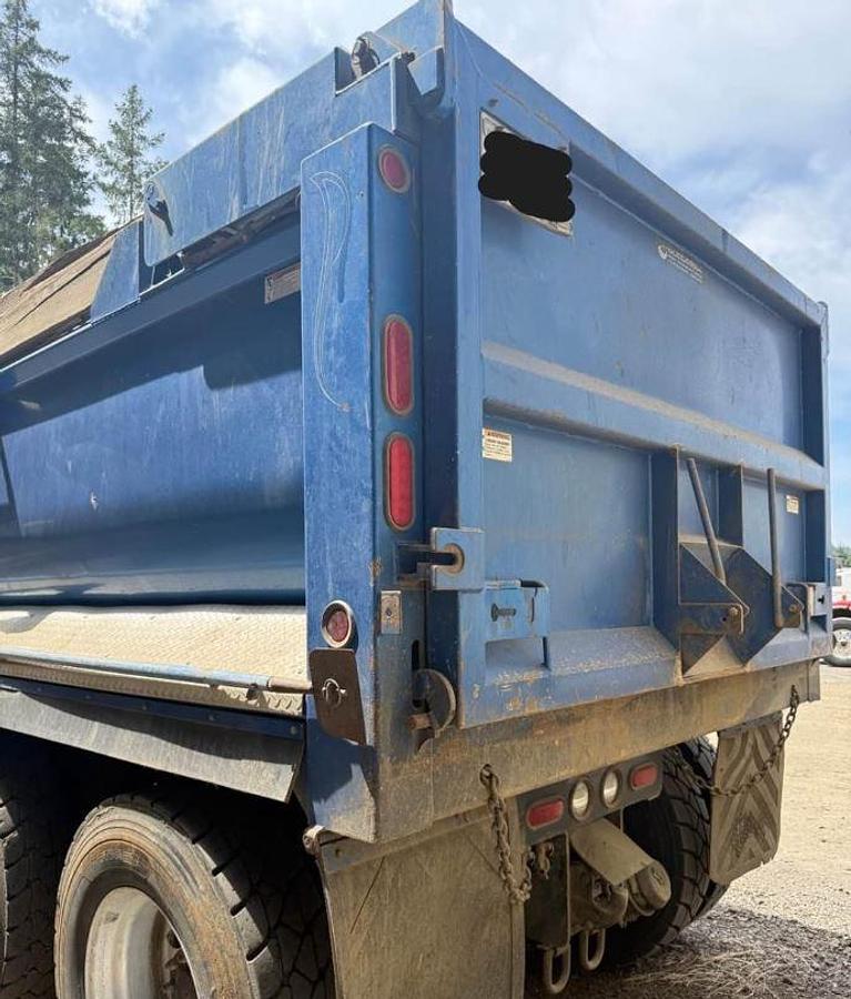 Used 2015 PETERBILT 382 Dump Truck
