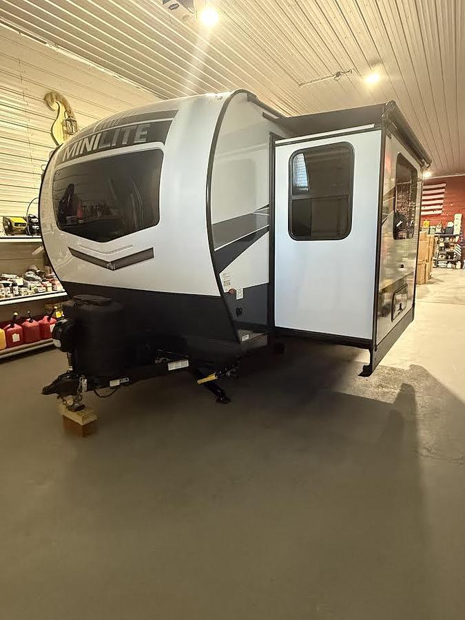 Used 2024 Forest River Rockwood Mini Lite 2506s