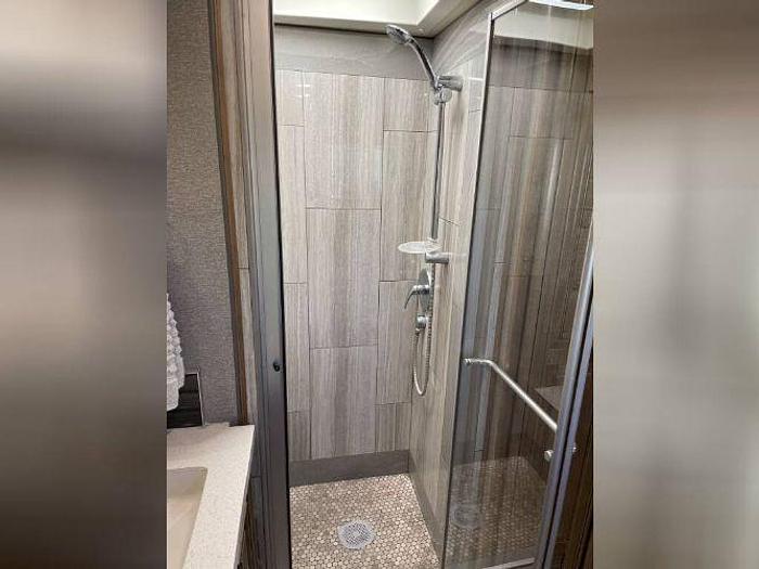 Used 2019 Fleetwood Discovery LXE 40M