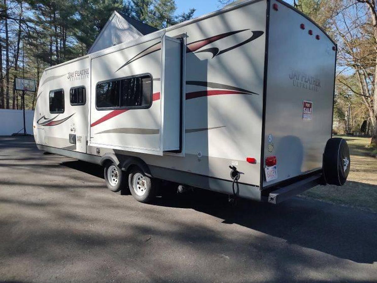 Used 2013 Jayco Jay Feather Ultra Lite 24T Travel Trailer