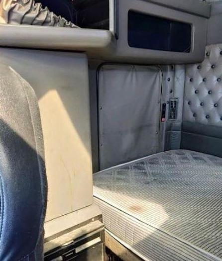 Used 2005 KENWORTH W900L