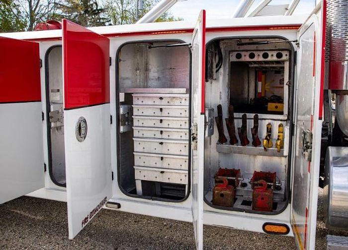 Used 1999 Mack CH613 Wrecker Tow Truck