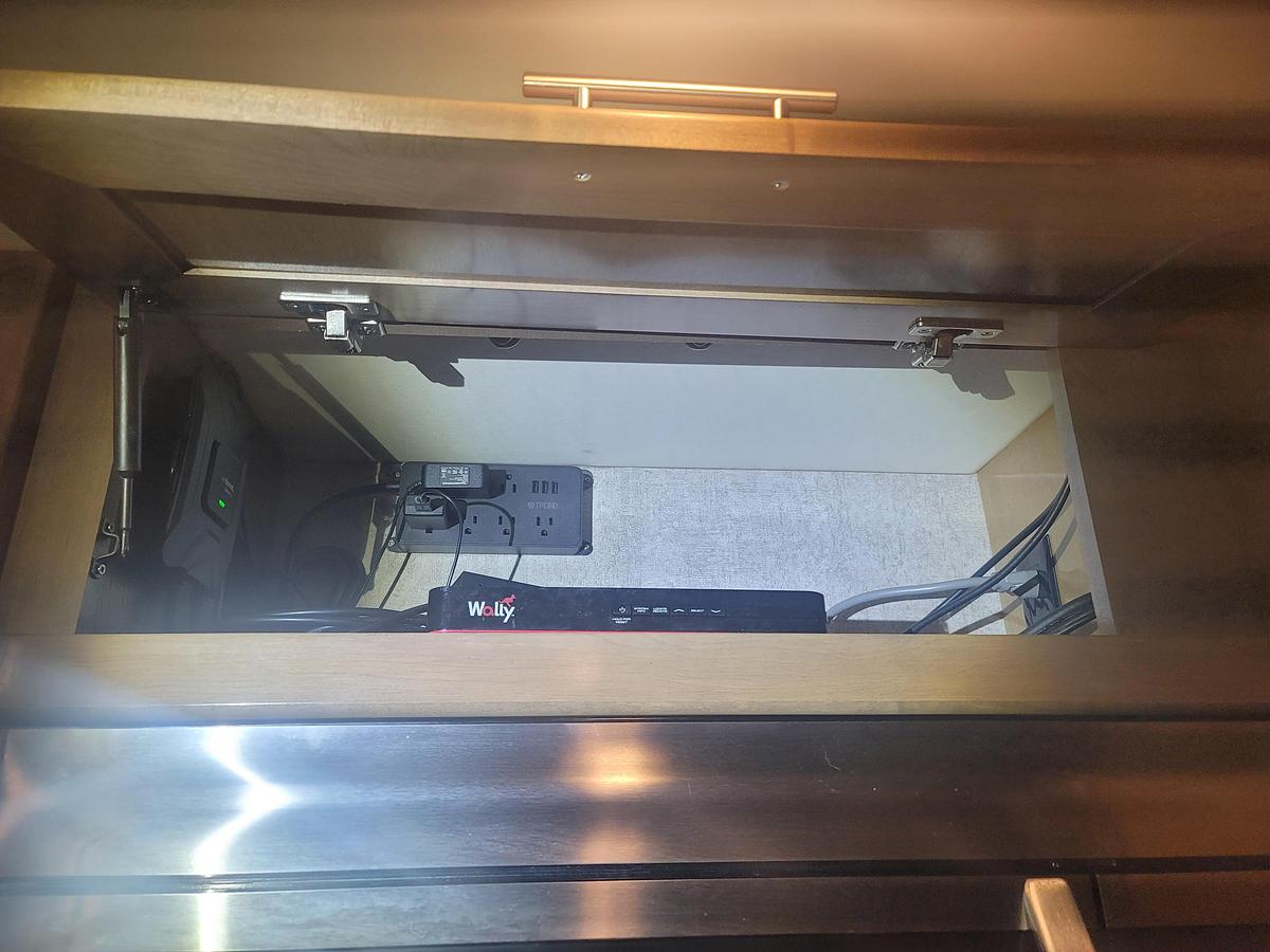 Used 2020 Thor Motor Coach Miramar 37.1 Class A Motorhome