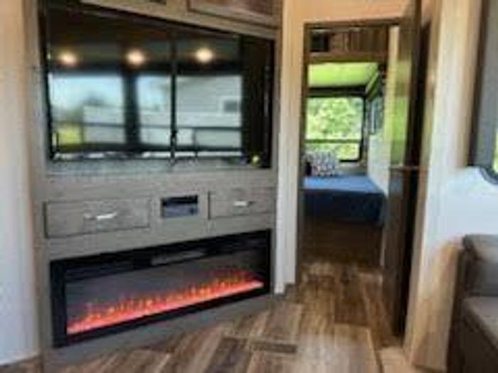 Used 2021 Keystone Cougar 364BHL