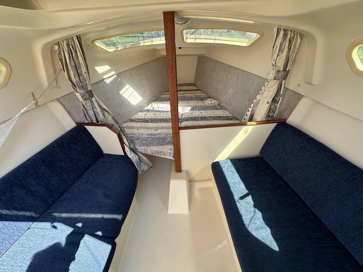 Used 2001 Hunter 240