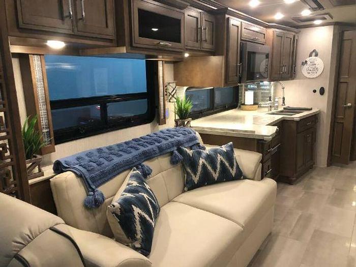 Used 2020 Newmar VENTANA 4037