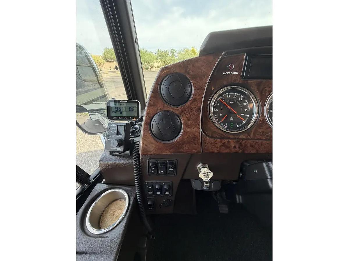 Used 2015 Winnebago Itasca Ellipse 42HD