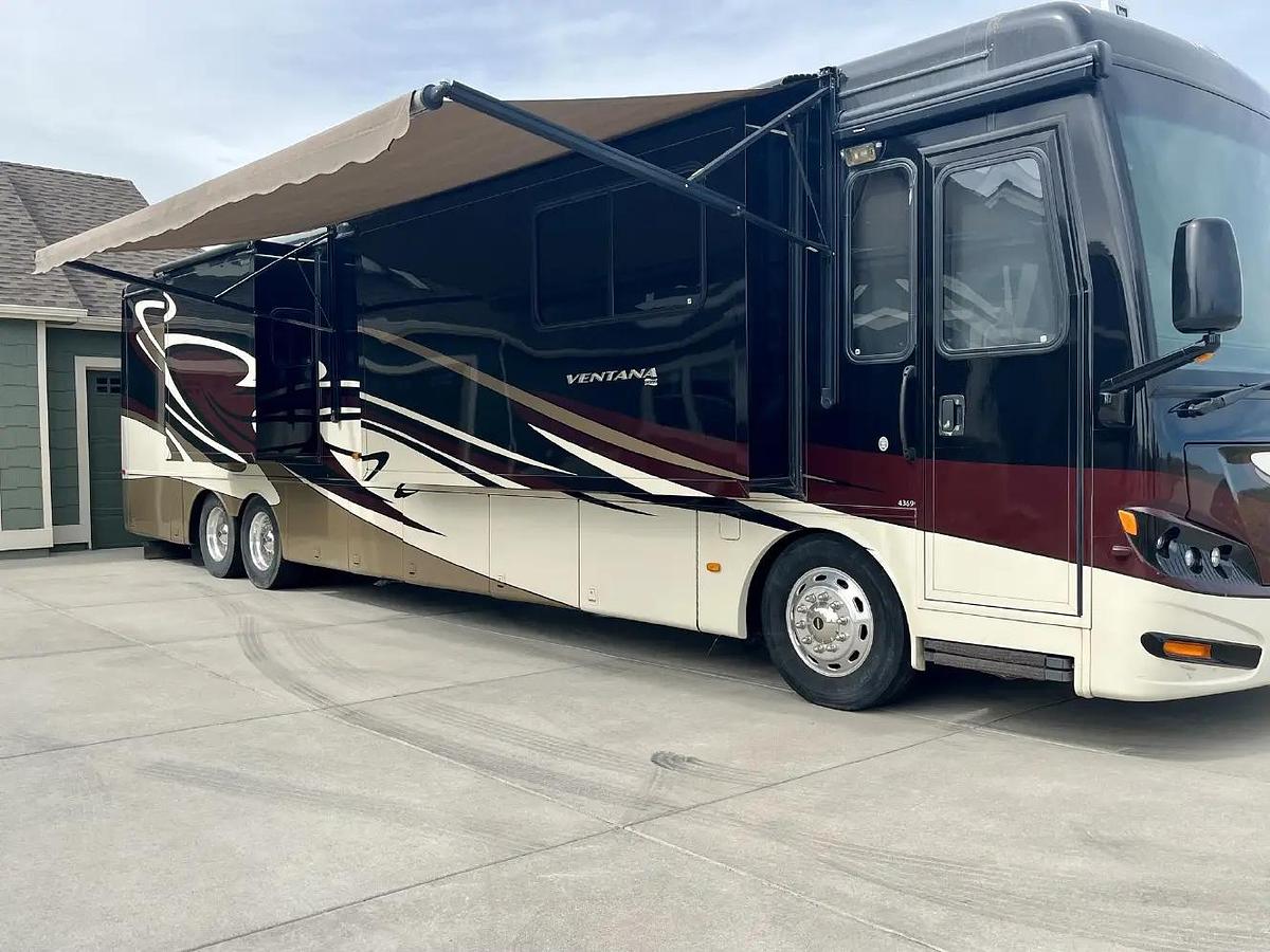Used 2014 Newmar Ventana 4369